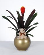 Altn Saksda Bromelia ve Pelu Ayck Aranjman