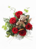 Vazoda 5 K�rm�z� G�l ve Ay�c�klar