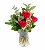 Vazoda Harika K�rm�z� G�ller ve Okaliptuslar